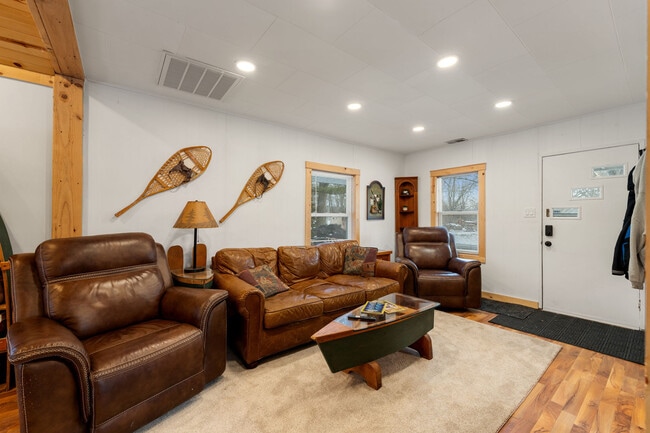 Photo - 306 Waverly St Unit ID1244943P