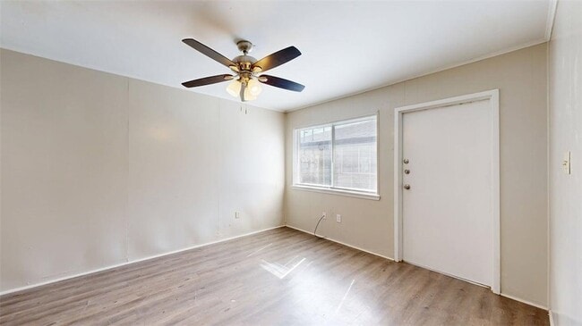 Photo - 204 Lynn Dr Unit D