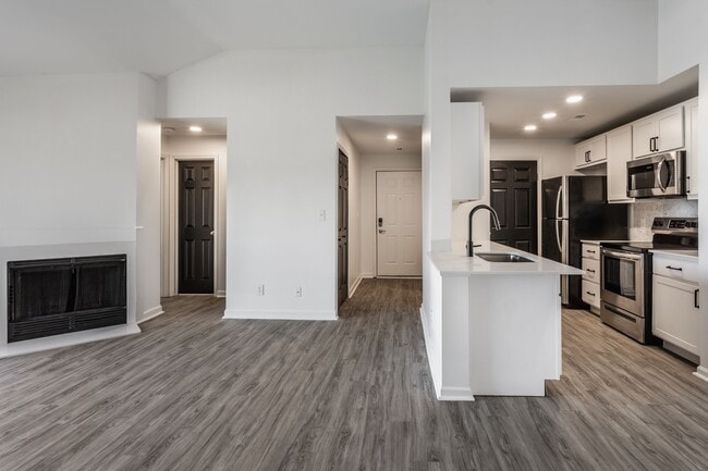 Photo - Sundance Apartments