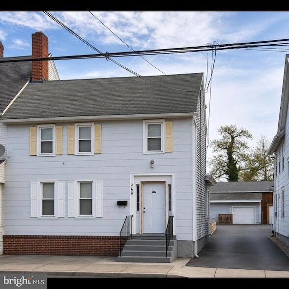 Building Photo - 276 E Broadway Unit A