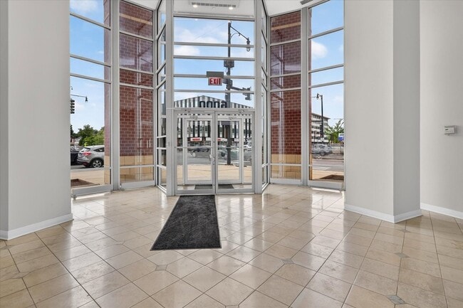 Photo - 6000 N Cicero Ave Unit 302