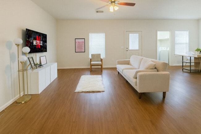 Building Photo - 102 Cecil Cir Unit SI ID1579197P