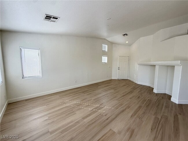 Photo - 5718 Royal Sands St