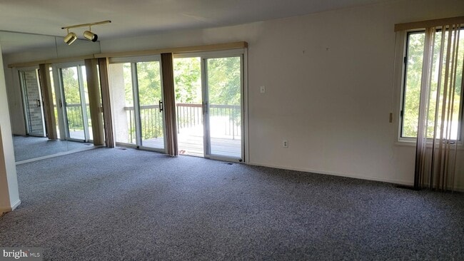 Photo - 1901 Monroe Ln