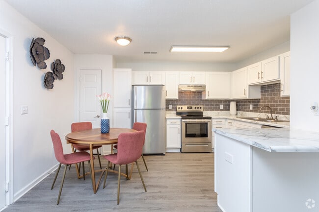 2BR, 2BA - 991SF Hampton - Dining Area - The Cole Apartments