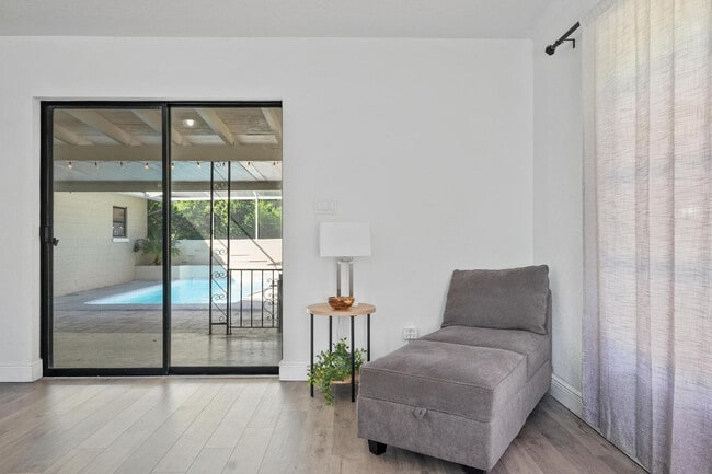 Photo - 919 Ave S SE Unit ID1325030P