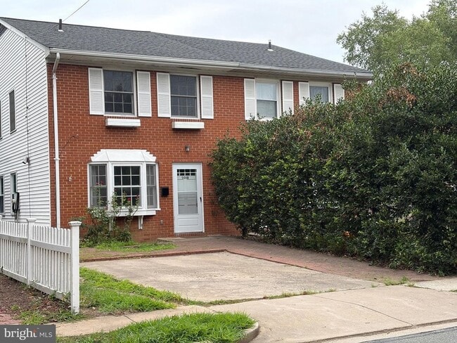 Building Photo - 508 E Windsor Ave