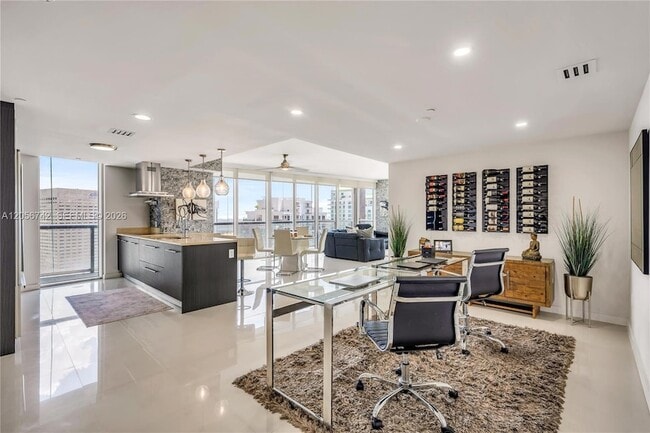 Building Photo - 495 Brickell Ave Unit 3702