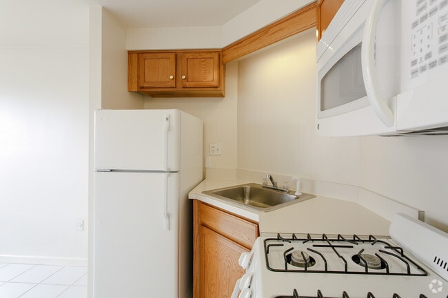 Photo - Capitol Towers