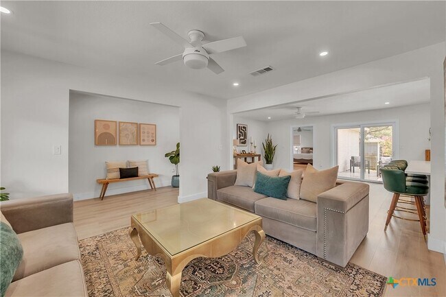 Photo - 513 Santa Clara Rd