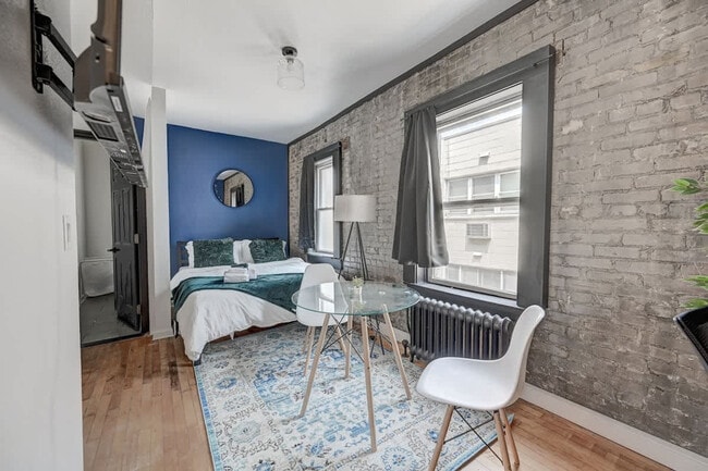 Building Photo - 1925 N Prospect Ave Unit ID1263107P