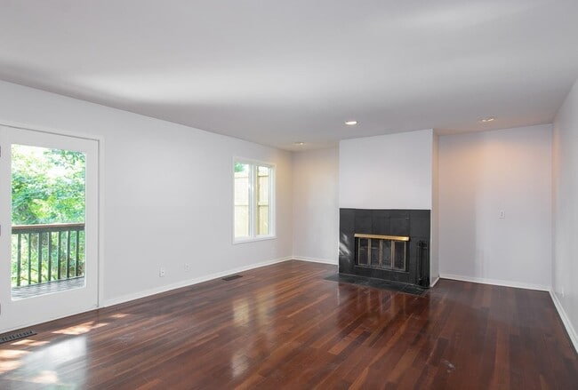 Photo - 727 Harpeth Trace Dr