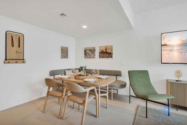 Photo - 601 NE 1st Ave Unit ID1227486P