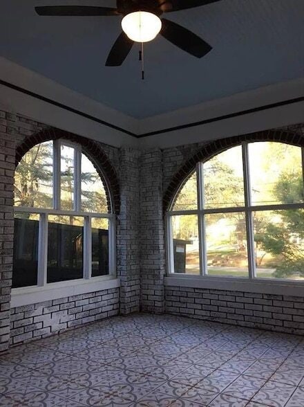 Photo - 652 S Evelyn Pl NW