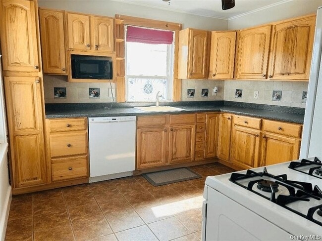 Photo - 12 Parry Ave Unit 2