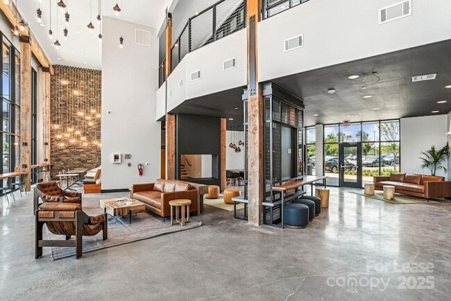 Photo - 1028 Stitch Bnd Wy