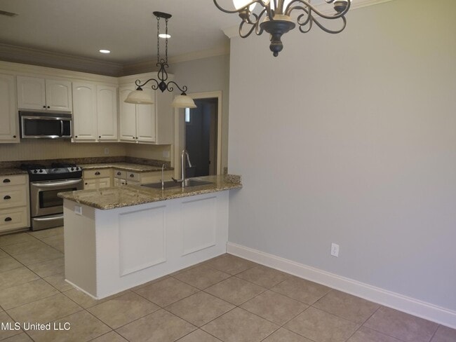 Photo - 103 Hallmark Pl