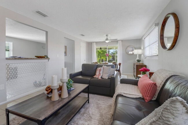 Building Photo - 751 100th Ave N Unit SI ID1502608P