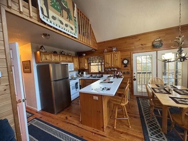 Photo - 664 Fox Run Dr