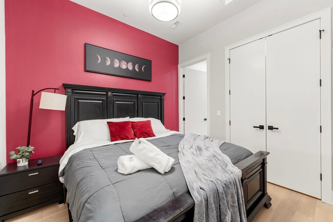 Photo - 318 W Grand Ave Unit ID1244920P