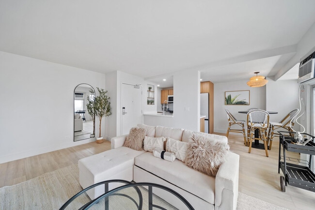 Photo - 2464 Prince Edward St Unit ID1327712P