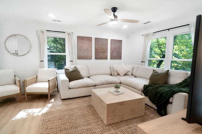 Photo - 7912 Brandyapple Dr Unit ID1048821P