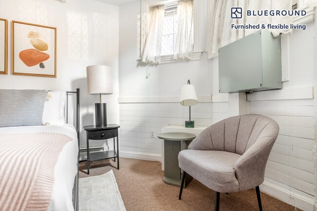 Photo - 11 Hereford St Unit FL0-ID557