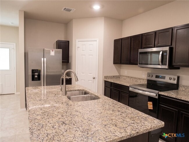Photo - 1210 Lindsey Dr