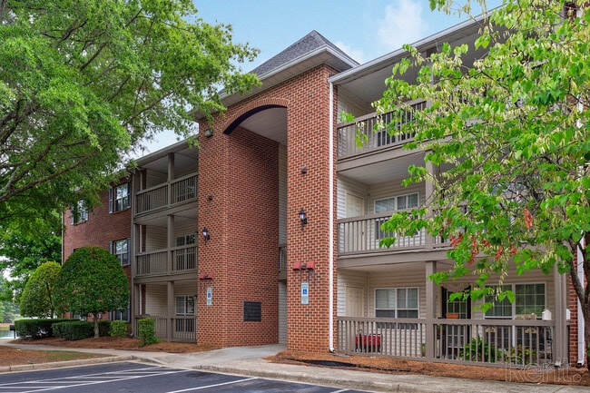 Building Photo - Deep River Pointe