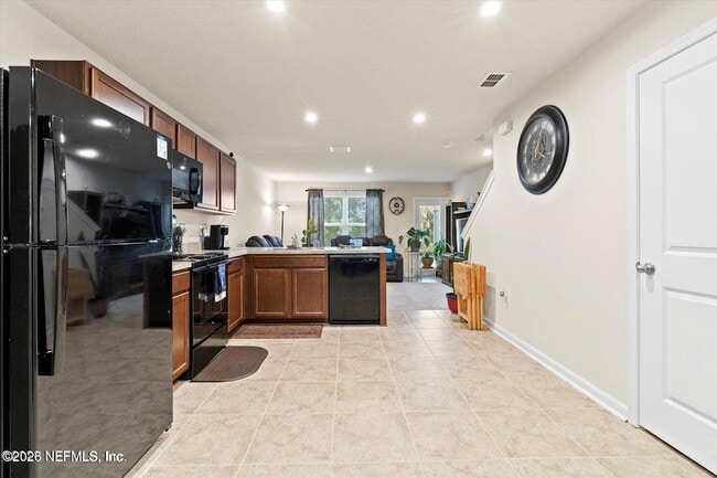 Building Photo - 5893 Creekside Crossing Dr