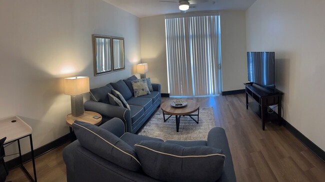 Photo - 424 W Trade St Unit ID1344188P