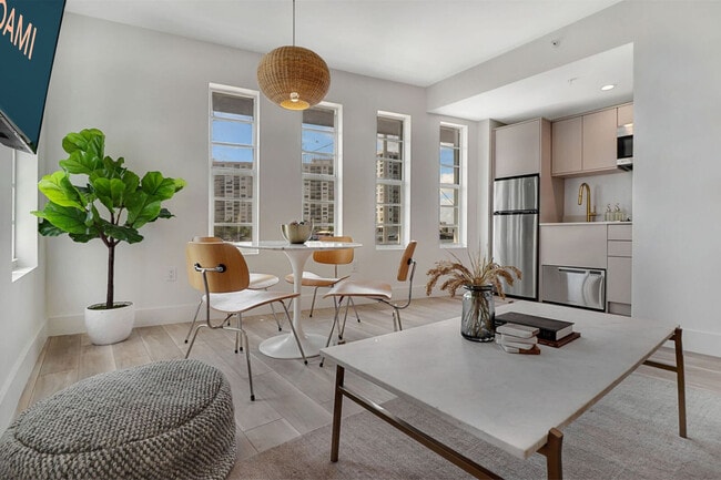 Building Photo - 4025 Indian Creek Dr Unit ID1272091P