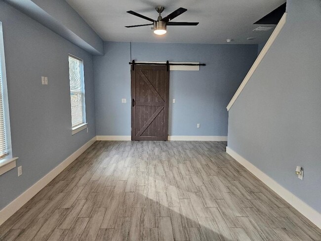 Photo - 305 Anderson St Unit B