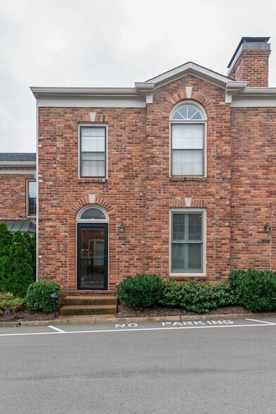 Photo - 2040 Graybar Ln