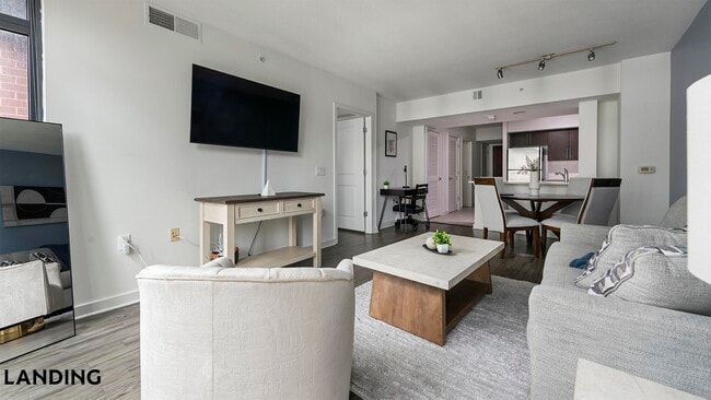 Photo - 100 I St SE Unit 100-806