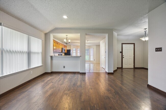 Photo - 2701 Redwood St