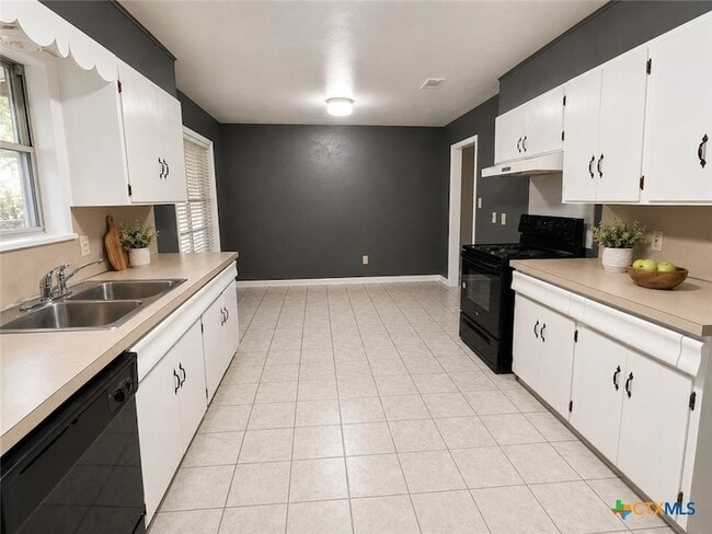 Photo - 511 E Milam St