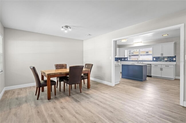 Photo - 121 NW 29th St