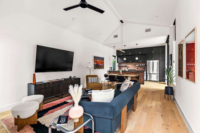 Photo - 705 W Annie St Unit ID1254588P