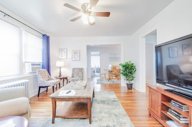 Building Photo - 602 Old Lancaster Rd Unit ID1321806P