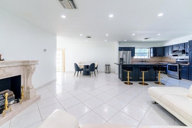 Photo - 2011 N 43rd Ave