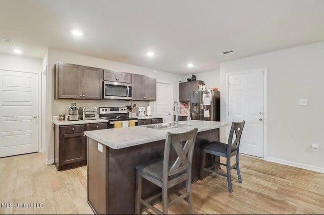 Photo - 2520 Esplanade St