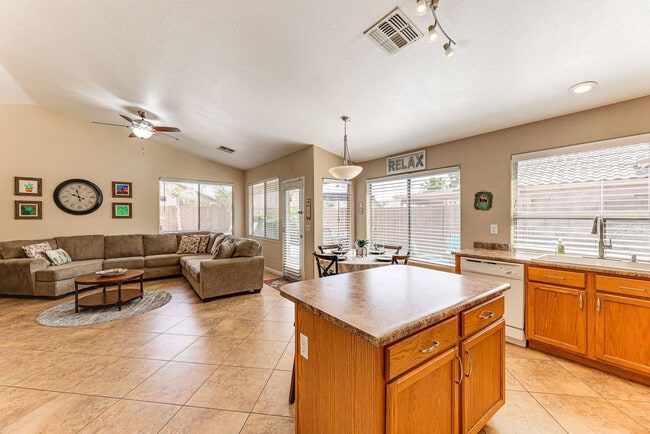 Photo - 43854 W Cahill Dr Unit SI ID1545679P
