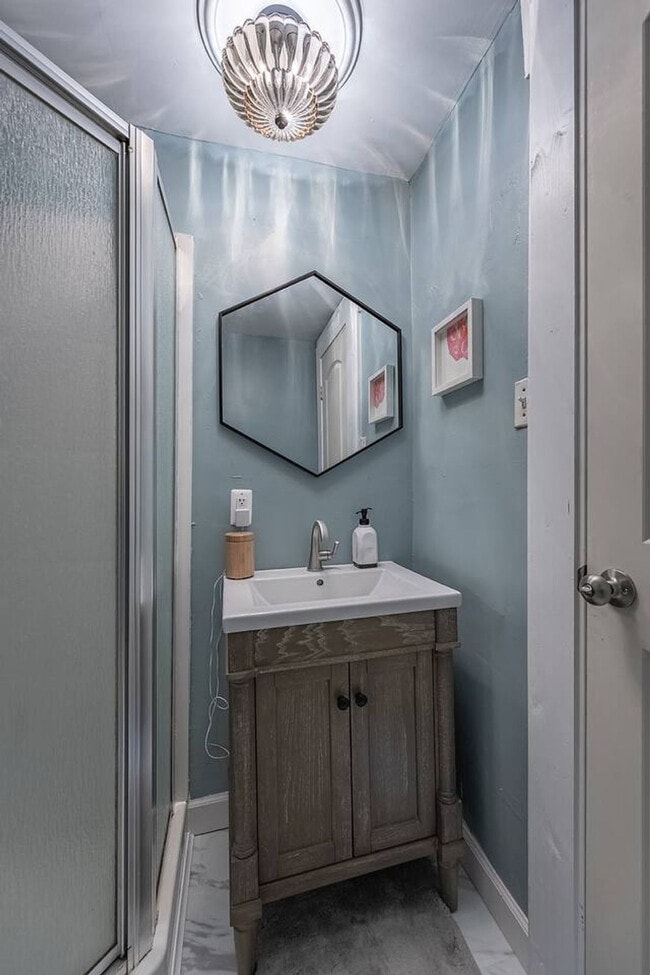 Photo - 5651 Ridge Ave Unit ID1384097P