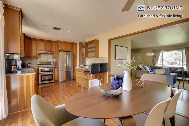 Photo - 3298 Cropley Ave