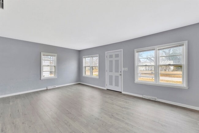 Photo - 457 S McComas St