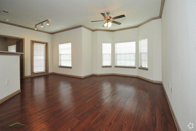 Living Room - Hudson Trails Apartments