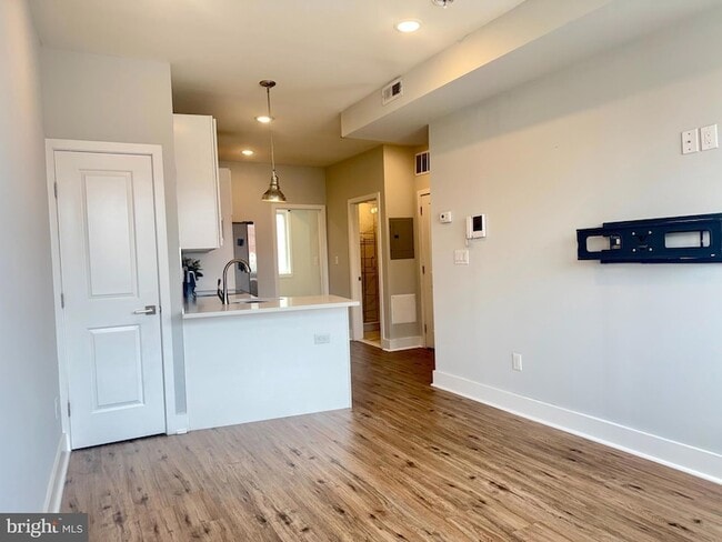 Photo - 2425 Frankford Ave
