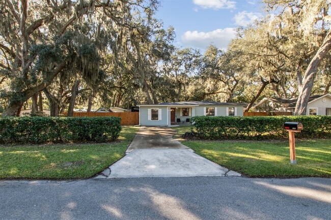 Photo - 1504 Leon St