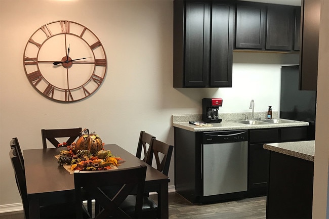 Photo - Briarwood Apartments